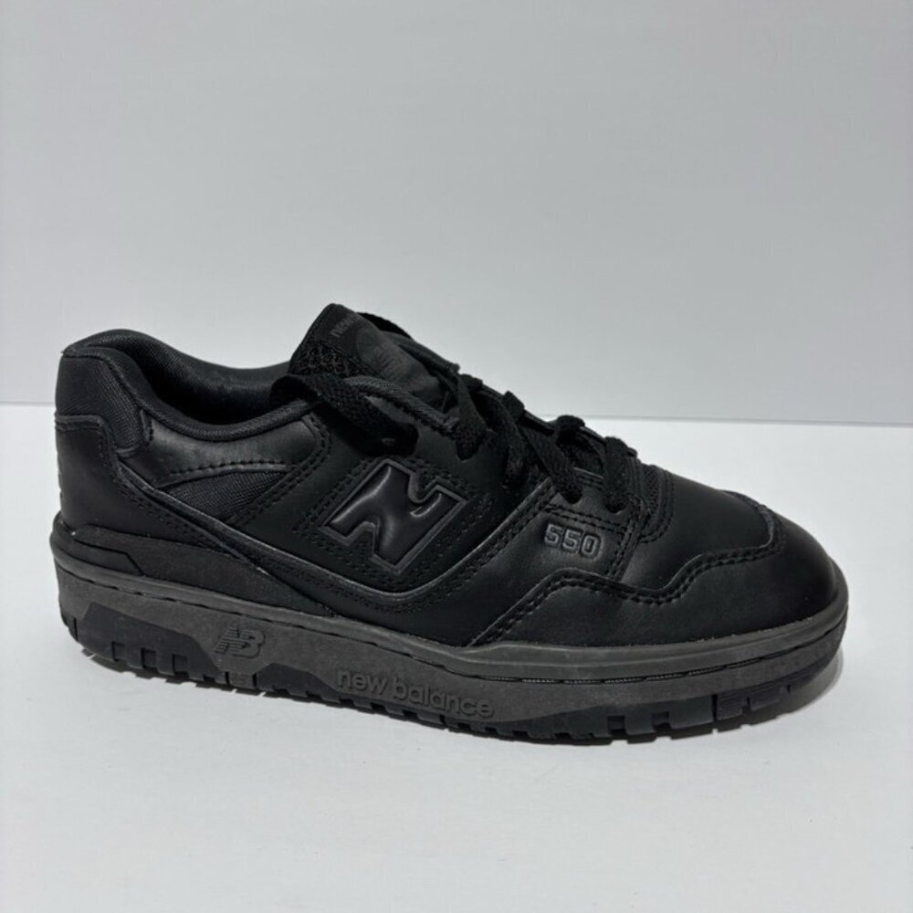 New Balance Big Kids’ 550 Triple Black Sneakers, Boys’ Size 5.5 M